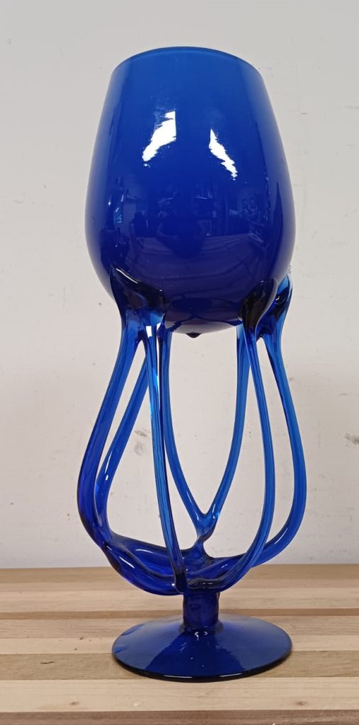 Mooie kobaltblauwe vaas - octopus - Jozefina Krosno stijl