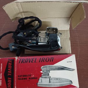 Vintage Cherry Folding - Travel Iron - strijkijzer