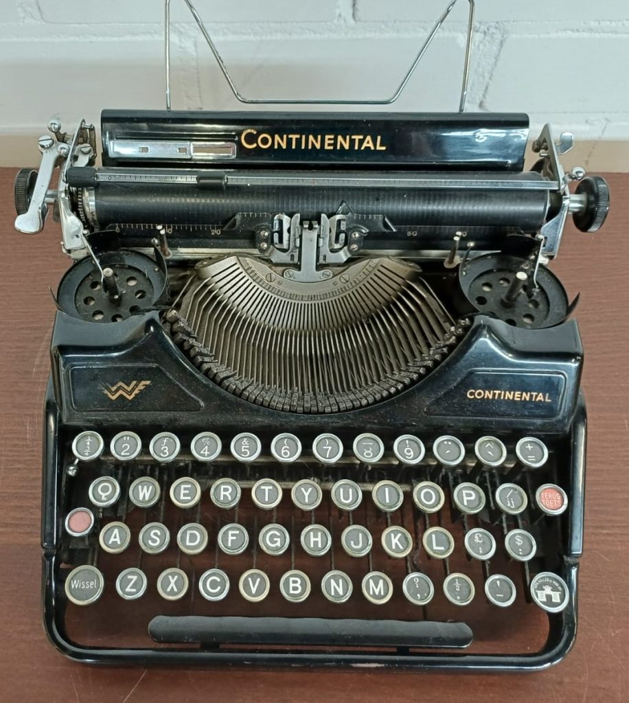 Vintage Continental typemachine