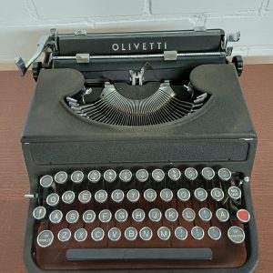Vintage Olivetti typemachine