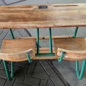 Vintage schoolbank - met twee zitplaatsen en inktbakje