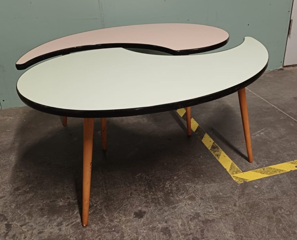 Vintage bijzettafels - Yin Yang stijl