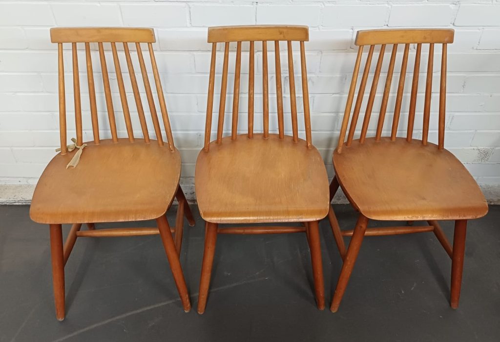 Vintage stoelen - Scandinavische "Pinnstol" stijl
