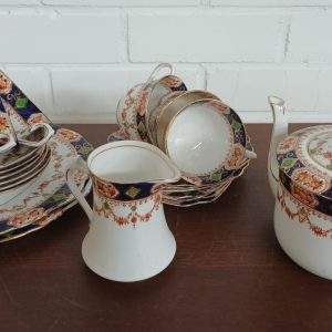 14 delig Imari St. Michael China servies