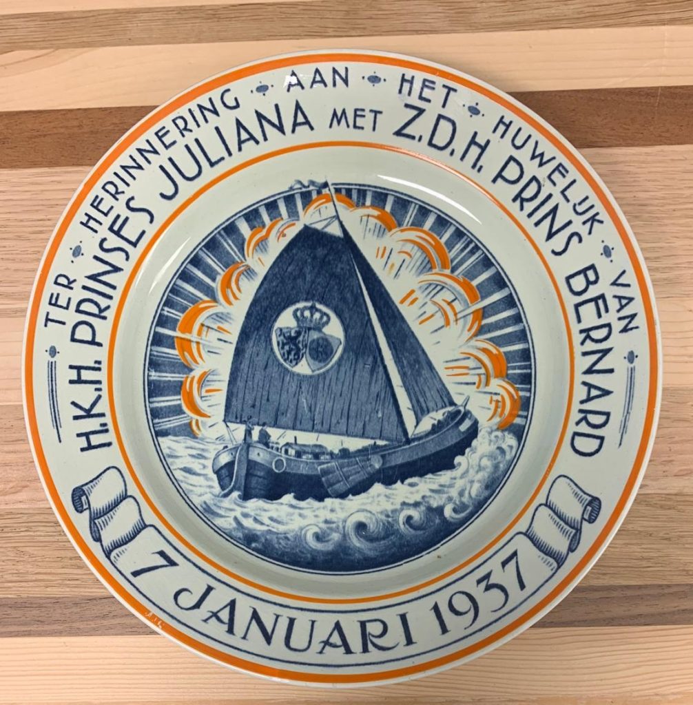 Société Céramique Maastricht Wandbord - Prinses Juliana met Prins Bernard