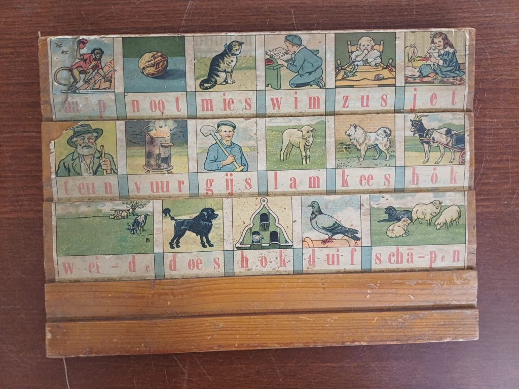 Hoogeveen´s Origineel houten leesplankje - Aap Noot Mies