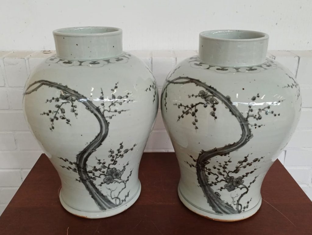 Koreaanse vazen - 2 stuks