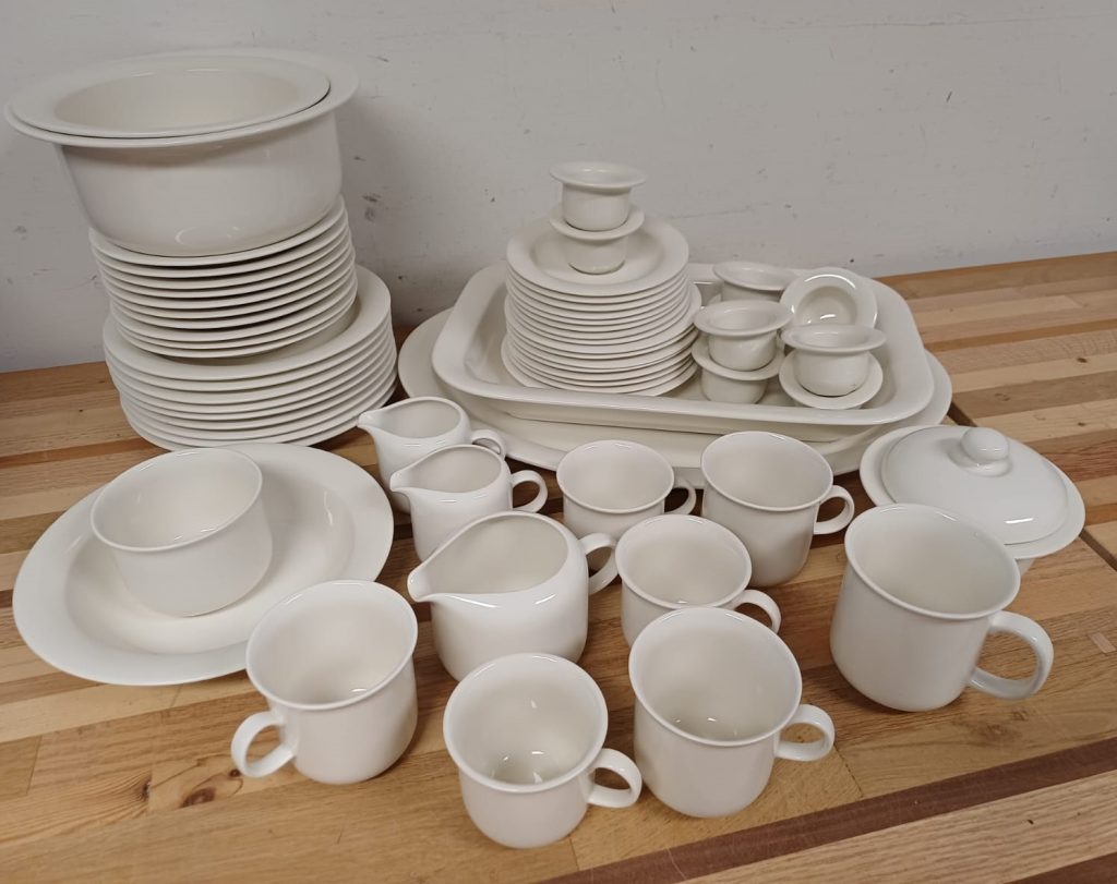 Arabia Finland "Arctica" - 62 delig servies