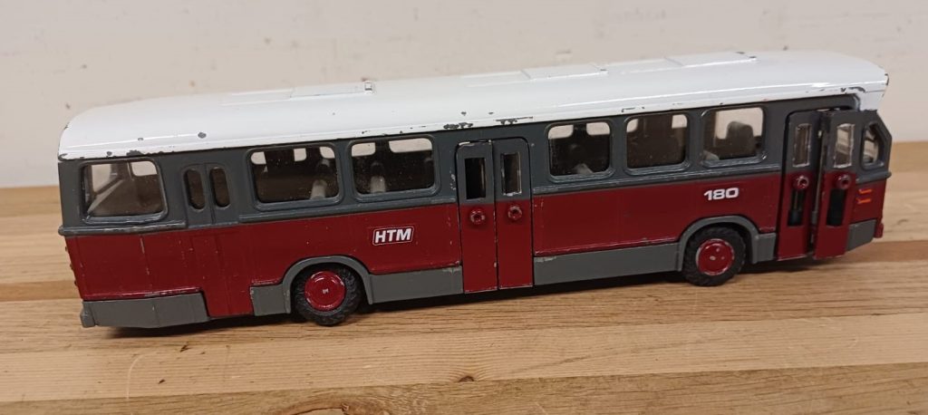 Lion Toys - no.38 - DAF Citybus - rood