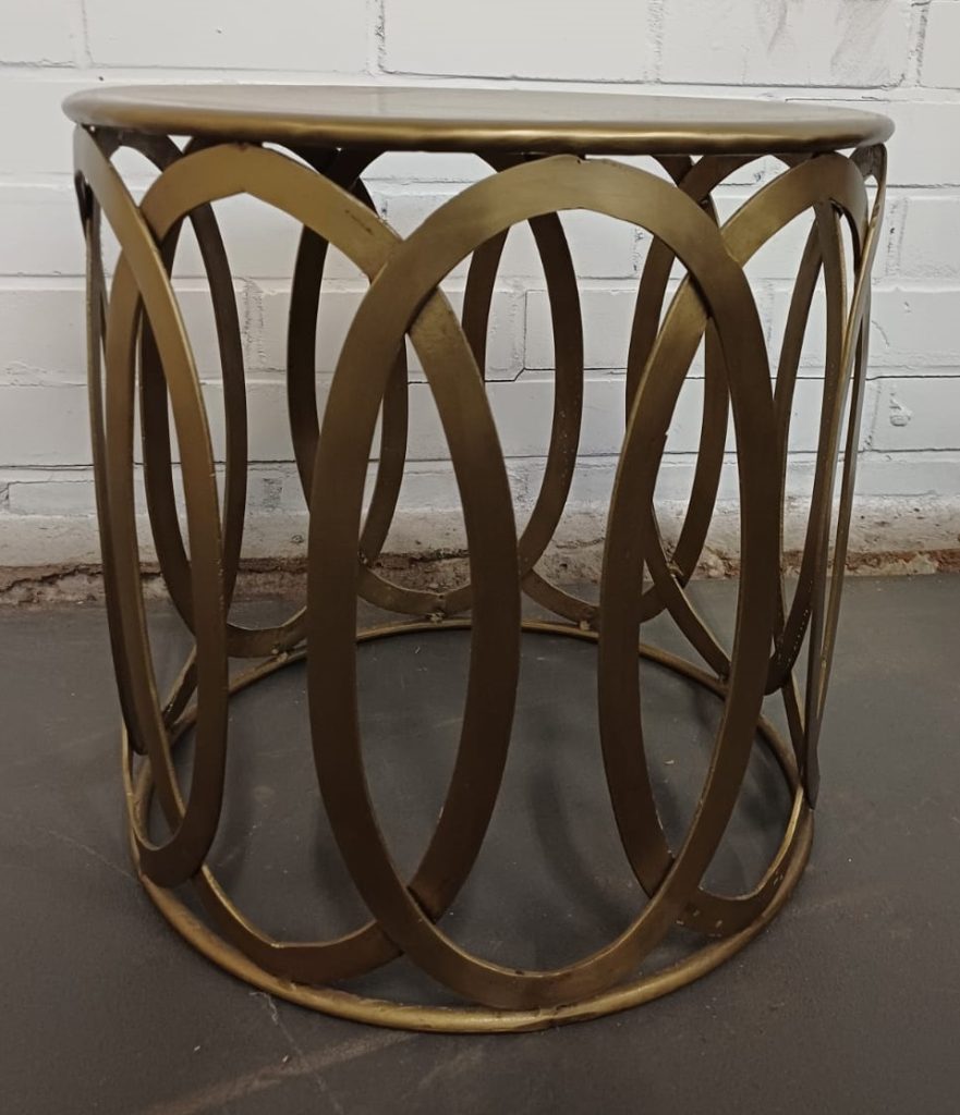 Goudkleurig metalen bijzettafeltje – Maison Manon stijl
