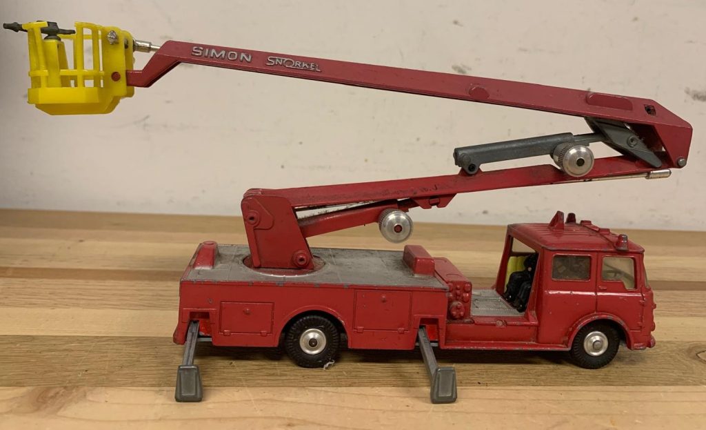 Corgi Major Toys - Simon Snorkel Brandweerwagen