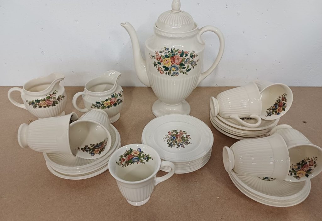 29 delig Wedgwood Conway servies