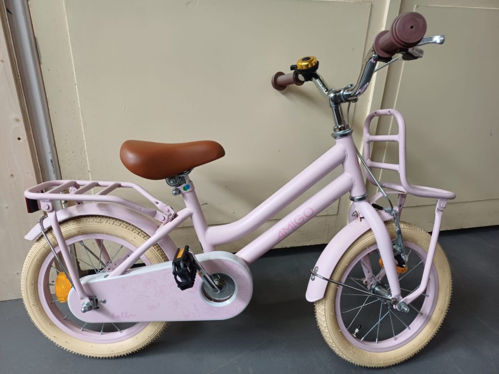 Mooie Amigo meisjes fiets 14 inch